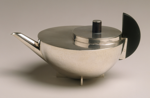 Marianne Brandt, Marianne Brandt, Teapot, circa 1924 - © The Metropolitan Museum of Art, Dist. RMN-Grand Palais / image of the MMA / A.D.A.G.P. 2016