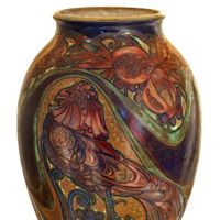 Galileo Chini, Vaso con pavone e melograno, id. 1919-25 - Maiolica policroma a lustri - h cm 53 - Manifattura Fornaci di San Lorenzo - Collezione privata