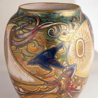 Galileo Chini, Vaso ovale con navi, 1919-25 ca. - Maiolica policroma - h cm 24 - Manifattura Fornaci di San Lorenzo - Collezione privata